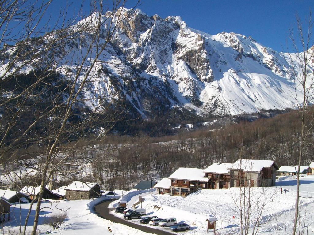 Gite Le Shantone Hotel Saint-Michel-de-Maurienne Buitenkant foto